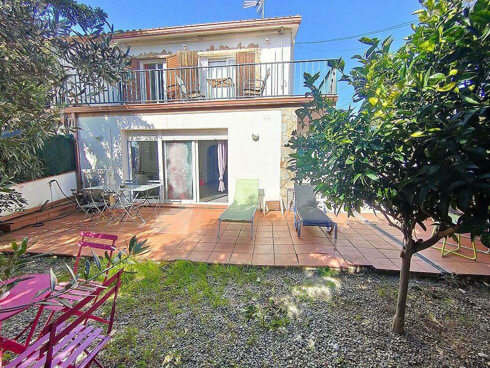 Semi-detached house for sale in Platja d'Aro.